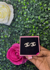 Pretty pearl Stud Earrings